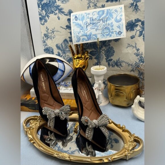 🆕 KURT GEIGER LONDON 🧿 NWOB Belgravia Bow Court Heel, Black Velvet Sz38.5 US 8 - Picture 3 of 16